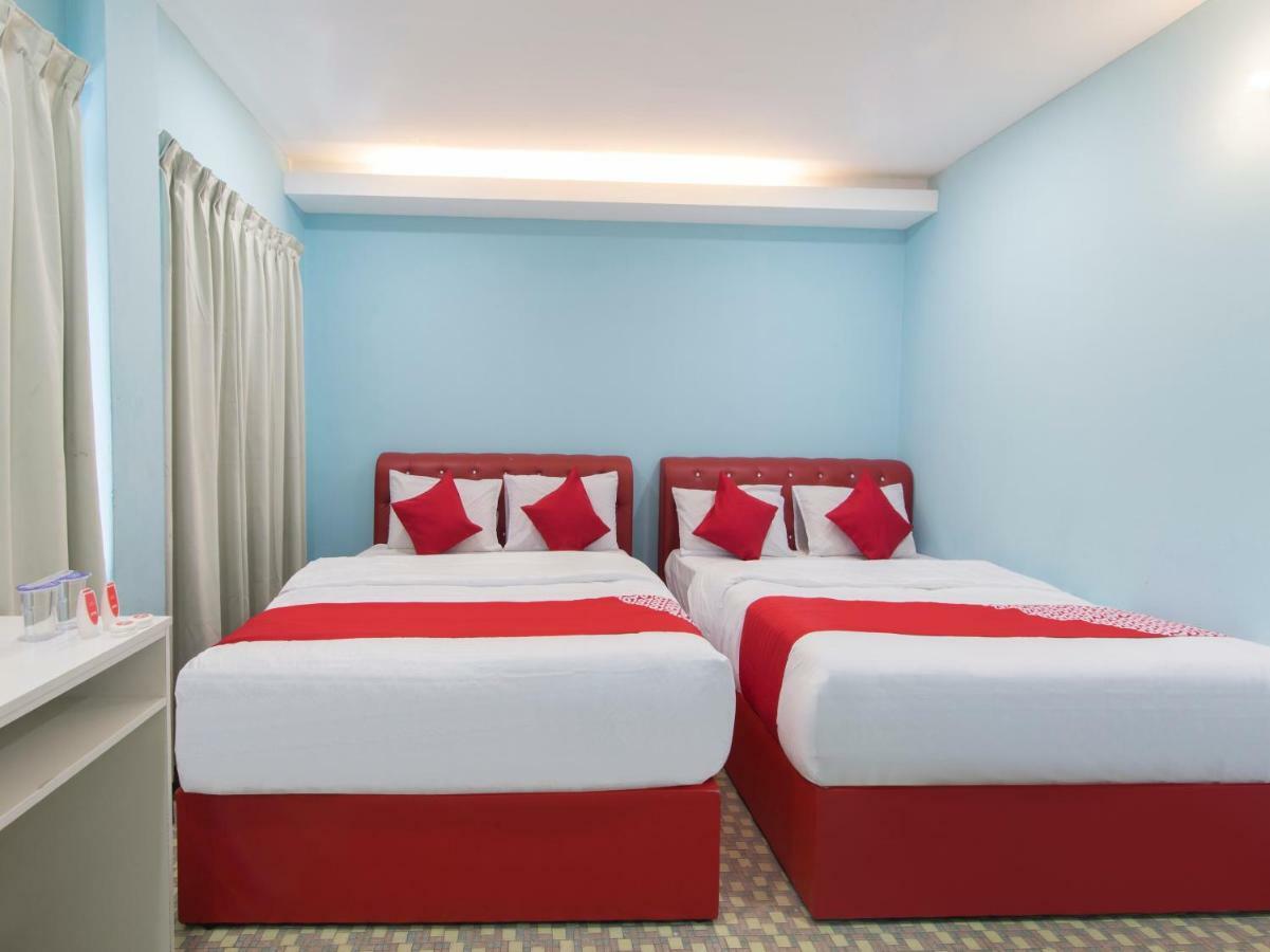 Oyo 1136 Pd Star Hotel Port Dickson Esterno foto