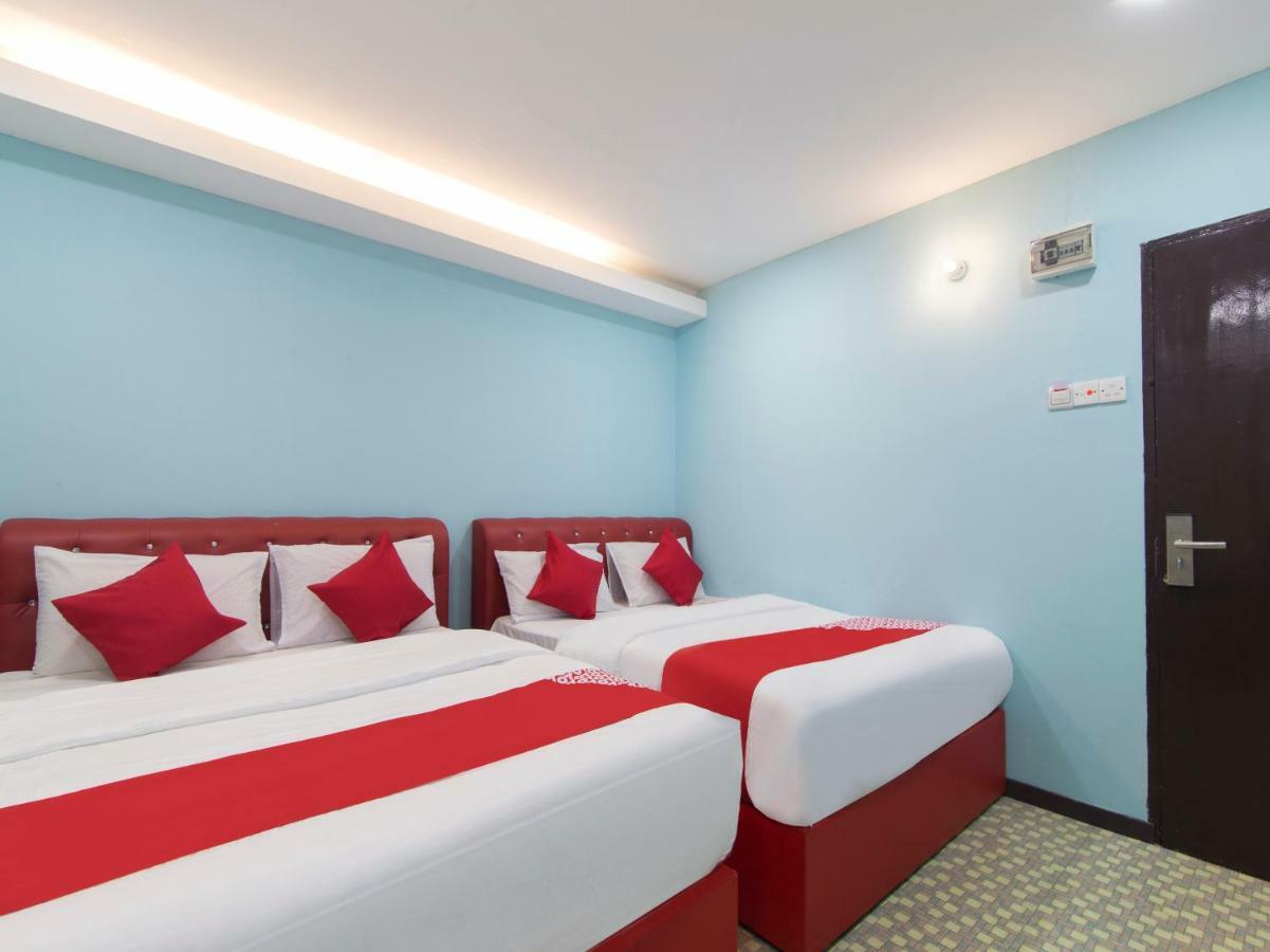 Oyo 1136 Pd Star Hotel Port Dickson Esterno foto