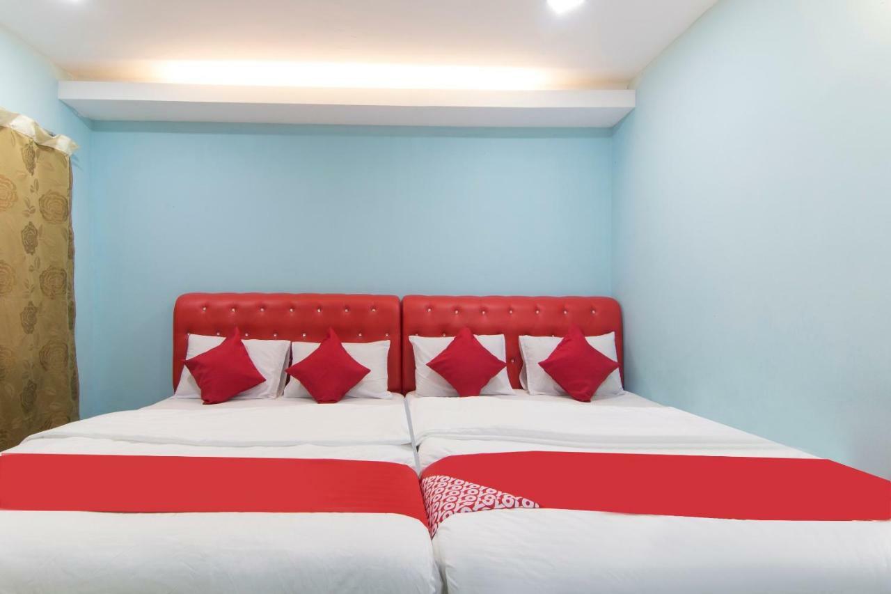 Oyo 1136 Pd Star Hotel Port Dickson Esterno foto